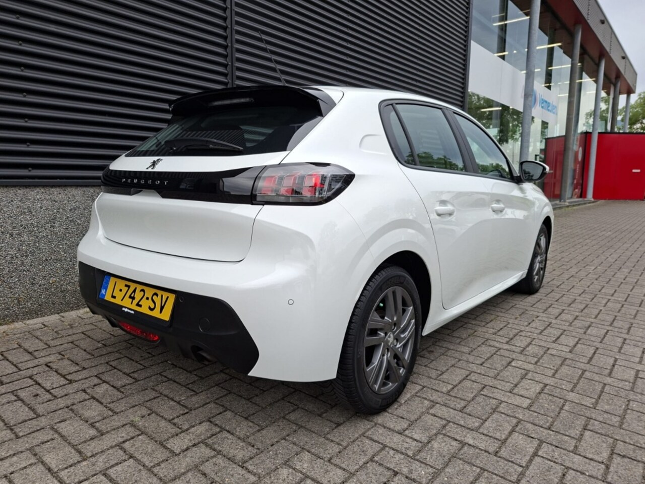 Peugeot 208 - Active Pack 1.2