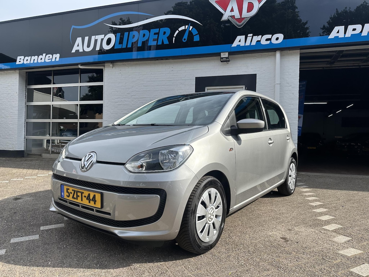 Volkswagen Up! - 1.0 move up! BlueMotion /Airco/5 drs/All season/Nieuwe apk - AutoWereld.nl