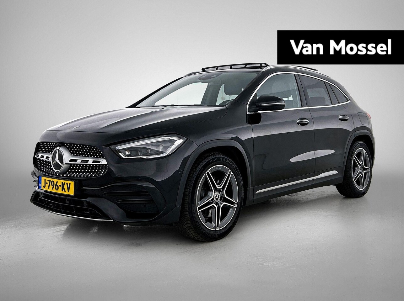 Mercedes-Benz GLA-Klasse - 200 Business Solution AMG | PANORAMADAK | AMBIENT SFEERVERLICHTING | STOELVERWARMING | ACH - AutoWereld.nl