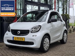 Smart Fortwo - EQ Essential 18 kWh | SOH 89% | Climate Control | Navigatie | Cruise Control | Electr. ram