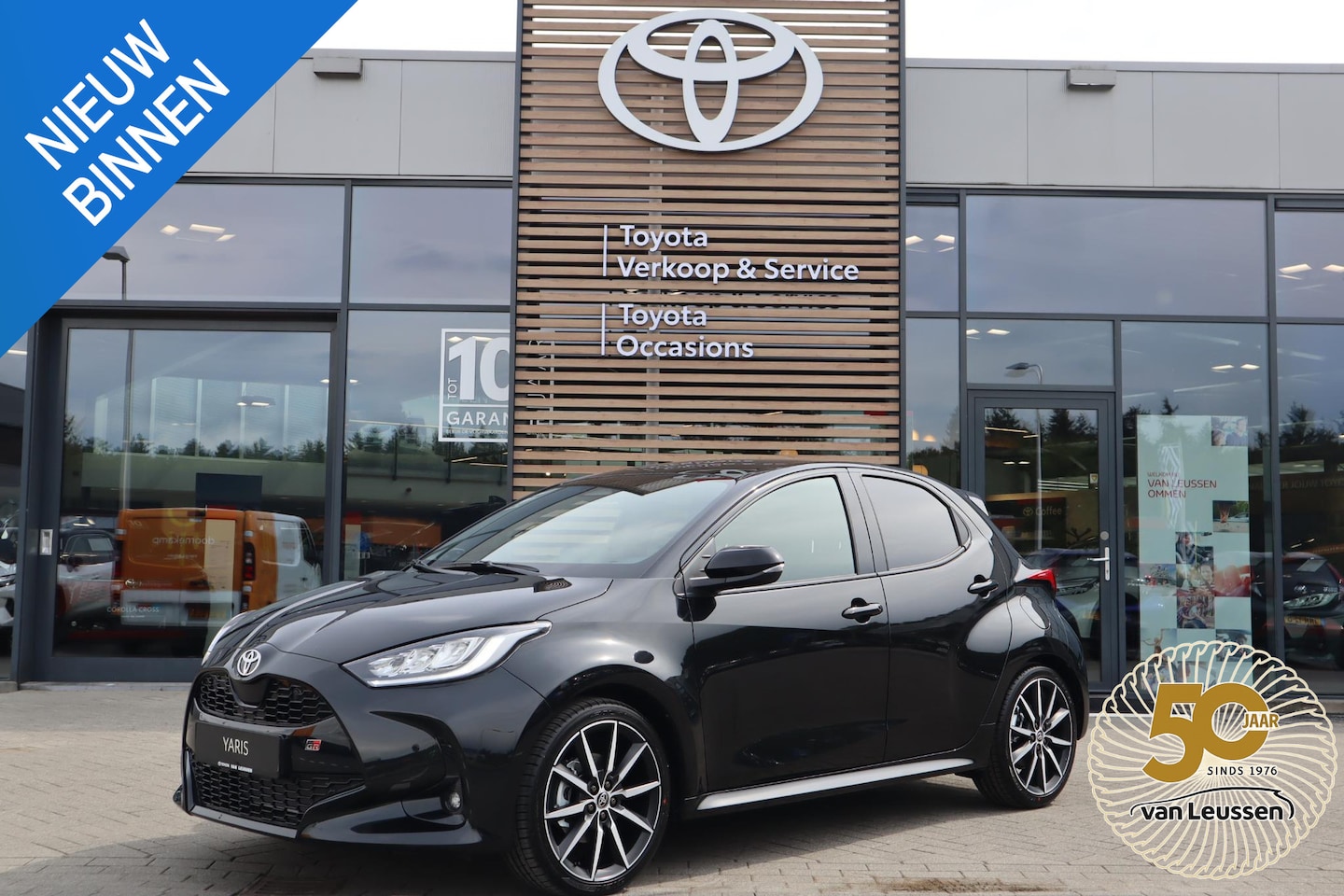 Toyota Yaris - 1.5 HYBRID 130 GR-SPORT NIEUW&DIRECT LEVERBAAR! PANODAK JBL-AUDIO STOEL+STUURVERW. BLIND-S - AutoWereld.nl
