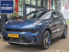 Lynk & Co 01 - | Panoramadak | Stuurverwarming | Stoelverwarming | PDC + Camera | Navigatie | Apple Carpl