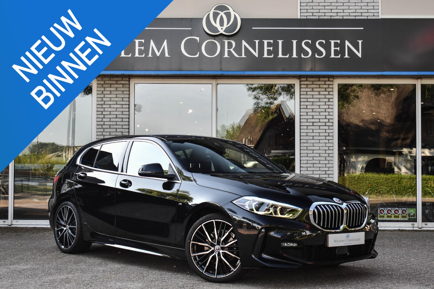 BMW 1-serie - 118i M-Sport Leder Virtual Cockpit Stoelverwarming - AutoWereld.nl