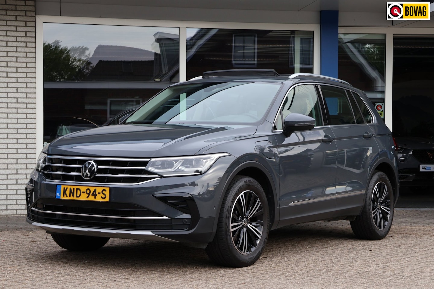 Volkswagen Tiguan - 1.4 TSI eHybrid Elegance Panoramadak - AutoWereld.nl