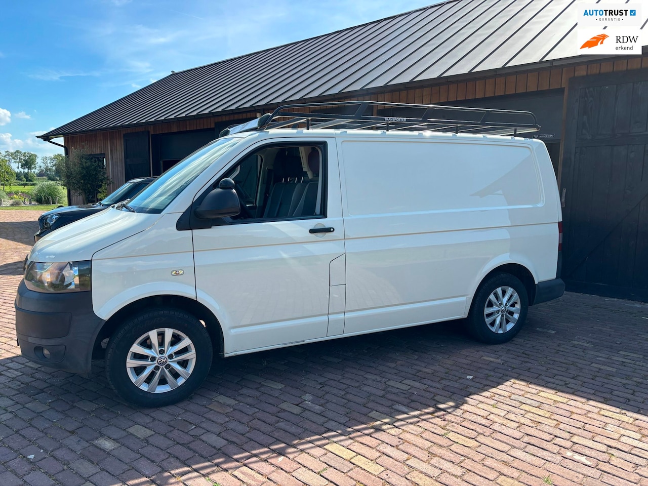Volkswagen Transporter - 2.0 TDI L1H1 BM DC Budgetline 2.0 TDI L1H1 BM DC Budgetline,MARGE,3 ZITS ,TREKHAAK ,AIRCO,CRUISE ,LM WIELEN MET NW BANDE - AutoWereld.nl