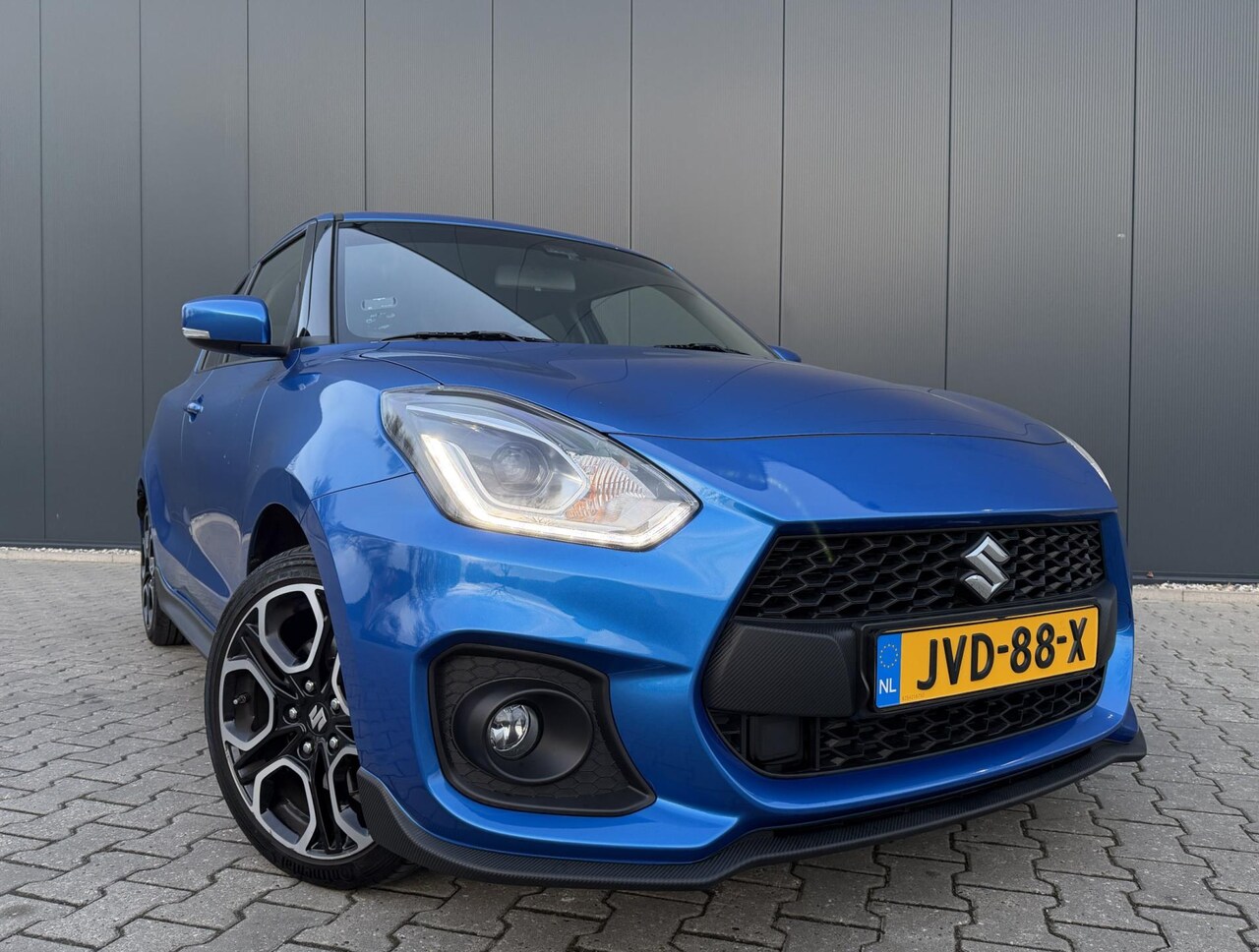 Suzuki Swift - 1.4 Sport SmartHybrid 129PK 2022 Carbon LED Navi - AutoWereld.nl