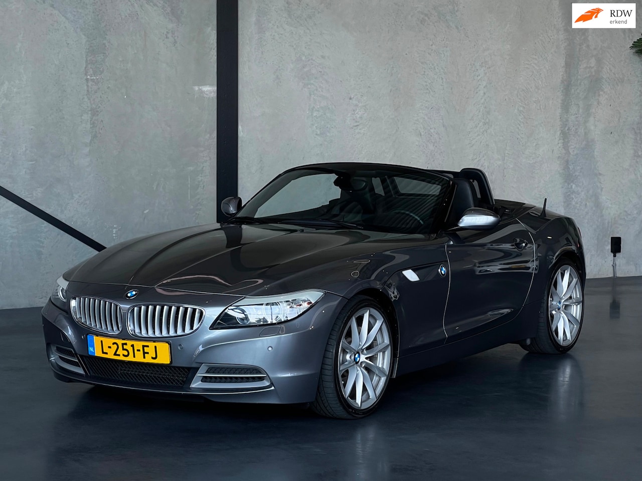 BMW Z4 Roadster - SDrive35i, Adap dempers,Sportstoel,NaviProf , Elektrische stoelen met memory, Clima, enz.. - AutoWereld.nl