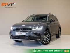 Volkswagen Tiguan - 1.5 TSI Sport Urban / 150pk / Trekhaak / Achteruitrij camera / Harman Kardon / Head-Up dis