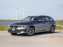 BMW 3-serie Touring - 320e LED / DEALER ONDERHOUDEN / STOELVERWARMING / CAMERA / CARPLAY