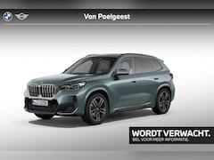 BMW X1 - xDrive25e M-Sport 19 Inch / Comfort Acces / Glazen Schuifdak / Getinte Ramen / Binnen & Bu