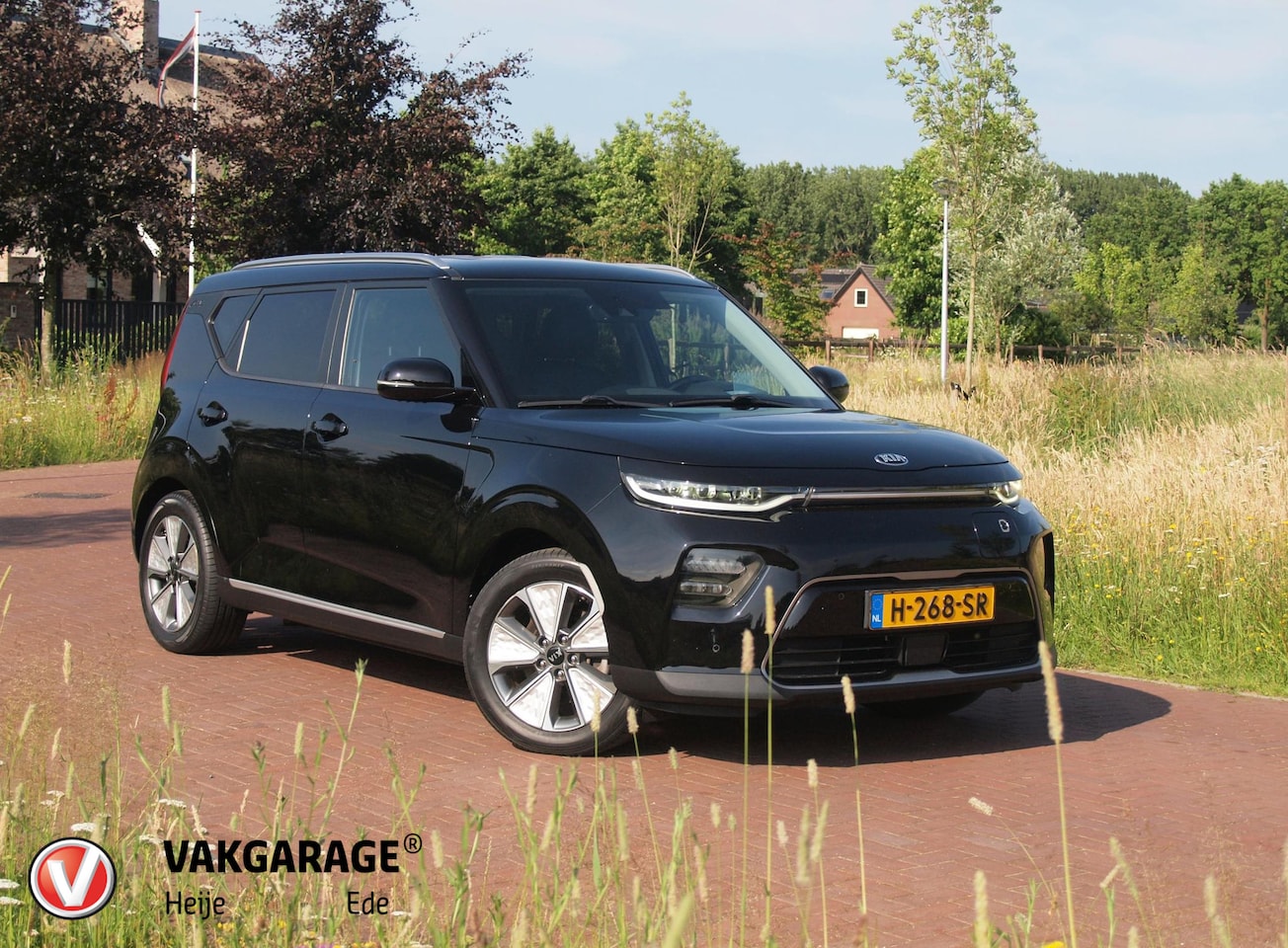 Kia e-Soul - ExecutiveLine 64 kWh | Camera | Trekhaak | Harman Kardon | Head-Up Display | Apple Carplay - AutoWereld.nl