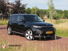 Kia e-Soul - ExecutiveLine 64 kWh | Camera | Trekhaak | Harman Kardon | Head-Up Display | Apple Carplay