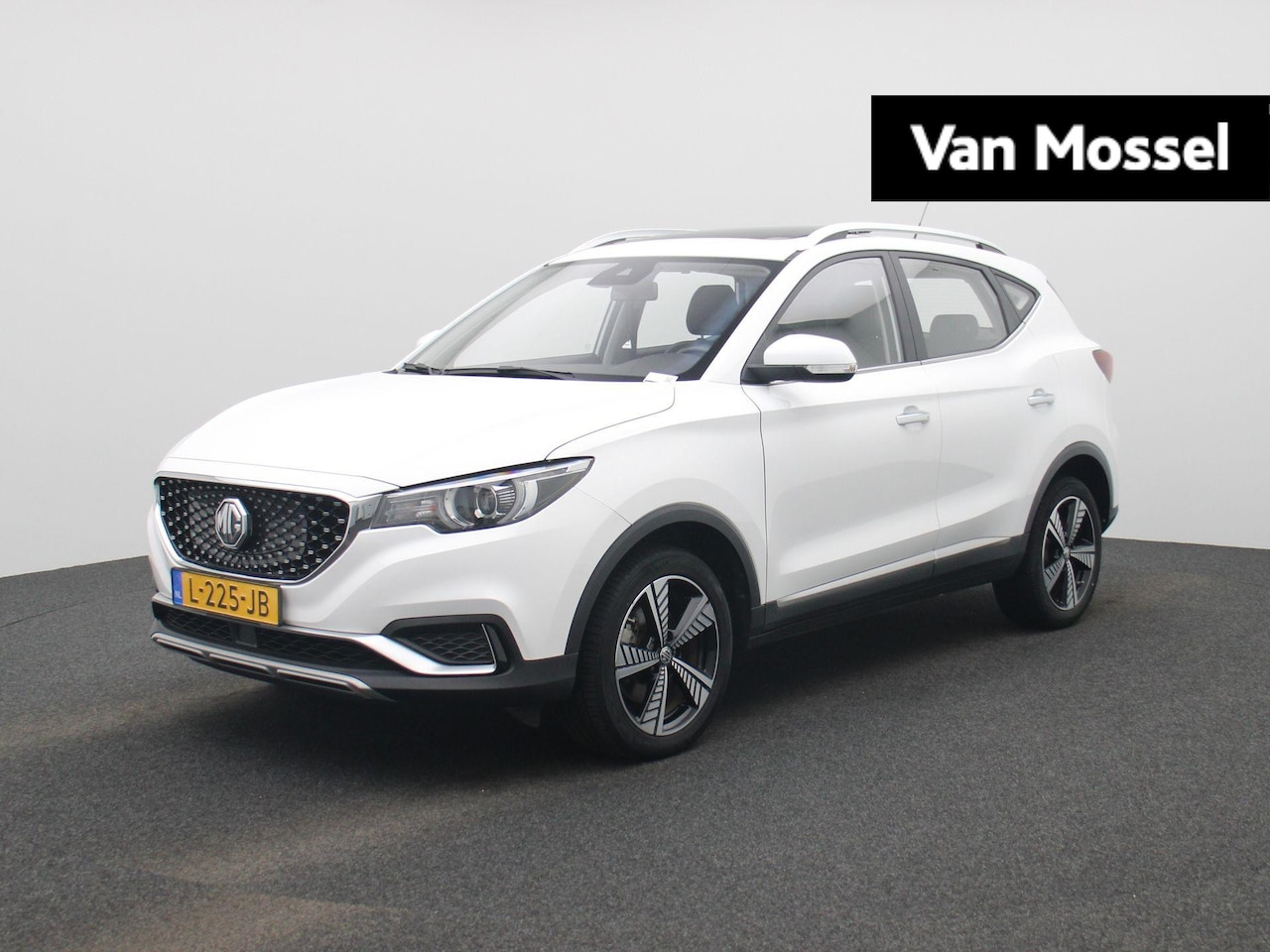 MG ZS - Luxury 45 kWh | Camera | Leder | Apple Carplay | - AutoWereld.nl