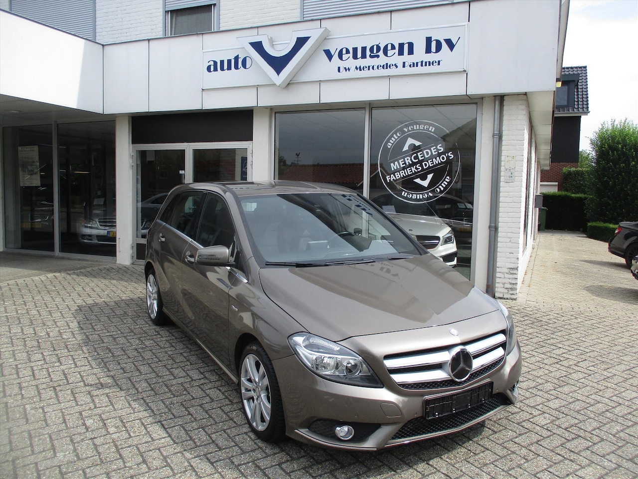 Mercedes-Benz B-klasse - B 200 156PK 7G-DCT / GROOT SCHERM NAVI - AutoWereld.nl