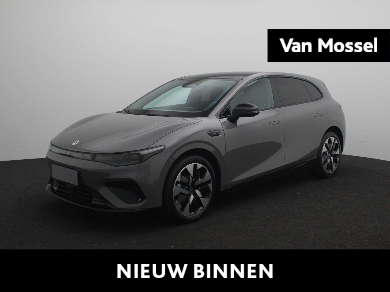 Leapmotor B05 - ProMax Design 67.1 kWh | NIEUW | VOORRAAD VOORDEEL | VAN €31.245,- VOOR € 30.245,- - AutoWereld.nl