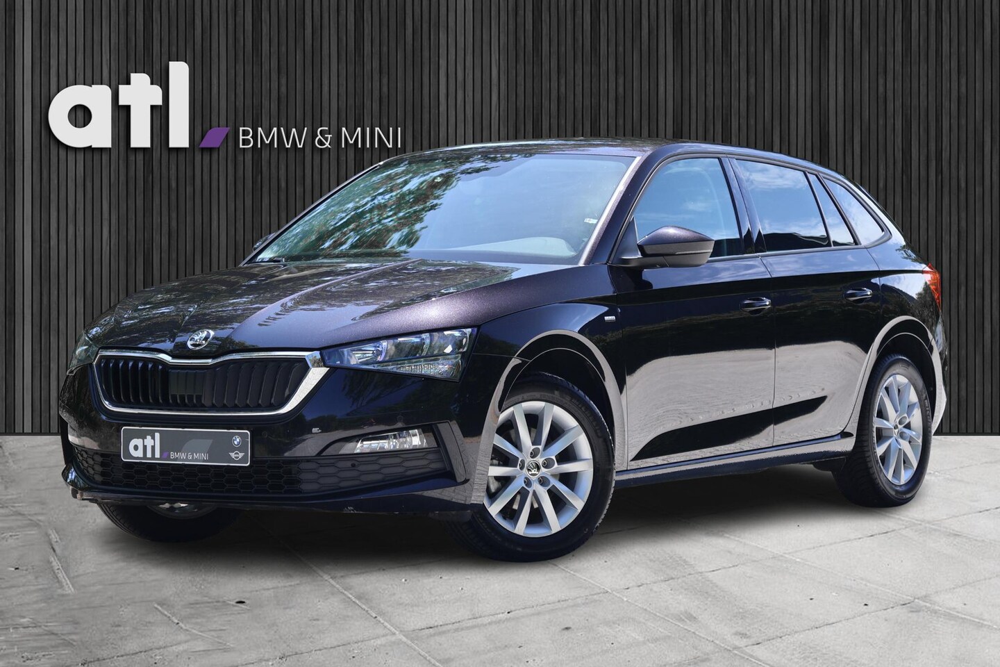 Skoda Scala - 1.0 TSI Clever Trekhaak l Stoelverwarmiing l Achteruitrijcamera l PDC l Navigatie l Cruise - AutoWereld.nl