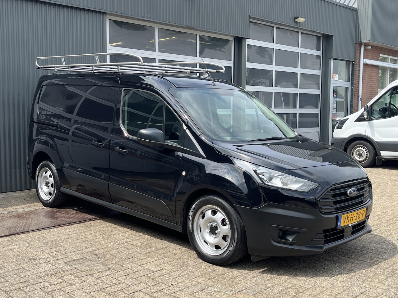 Ford Transit Connect - 1.5 EcoBlue L2 Airco 2-Persoons Trekhaak 1200kg trekgewicht Schuifdeur Imperiaal Parkeerse - AutoWereld.nl