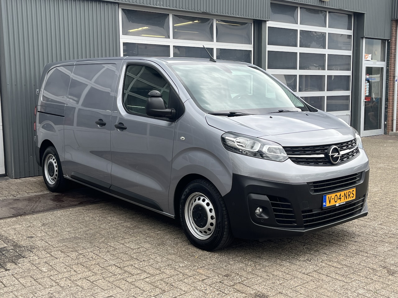 Opel Vivaro - 1.5 CDTI L2H1 Marge BTW en BPM vrij!! Airco Cruise controle Navigatiesysteem 2-Persoons Pa - AutoWereld.nl