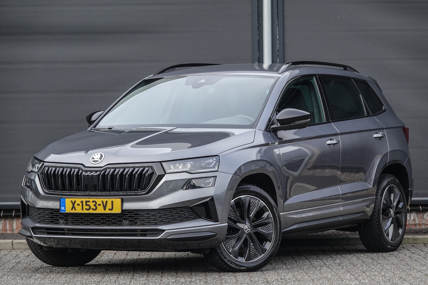 Skoda Karoq - 1.5Tsi 150Pk DSG7 | Sportline | Virtual Cockpit | Achteruitrijcamera | Trekhaak | 18'' - AutoWereld.nl