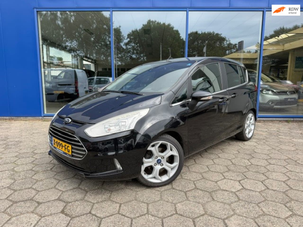 Ford B-Max - 1.0 EcoBoost Titanium Leder - PDC - Goed onderhouden! - AutoWereld.nl