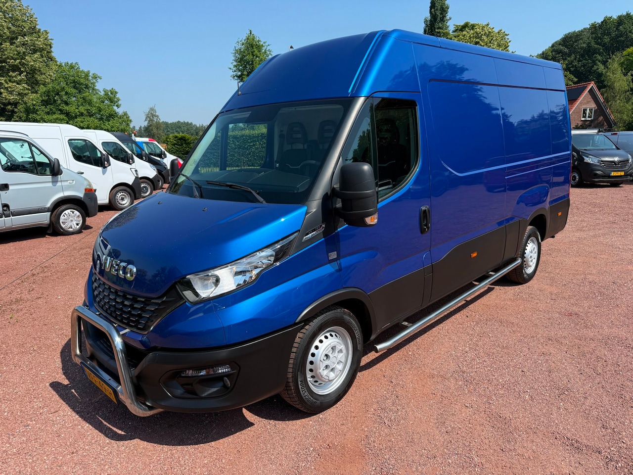 Iveco Daily - 35S18V 3.0 Automaat L2H2 3500kg Trekgewicht - AutoWereld.nl