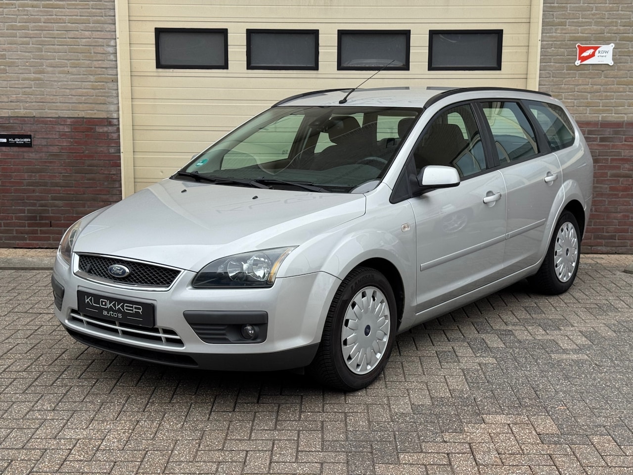 Ford Focus Wagon - 1.8-16V Ambiente Flexifuel INRUILKOOPJE Airco|APK 07-2027 - AutoWereld.nl