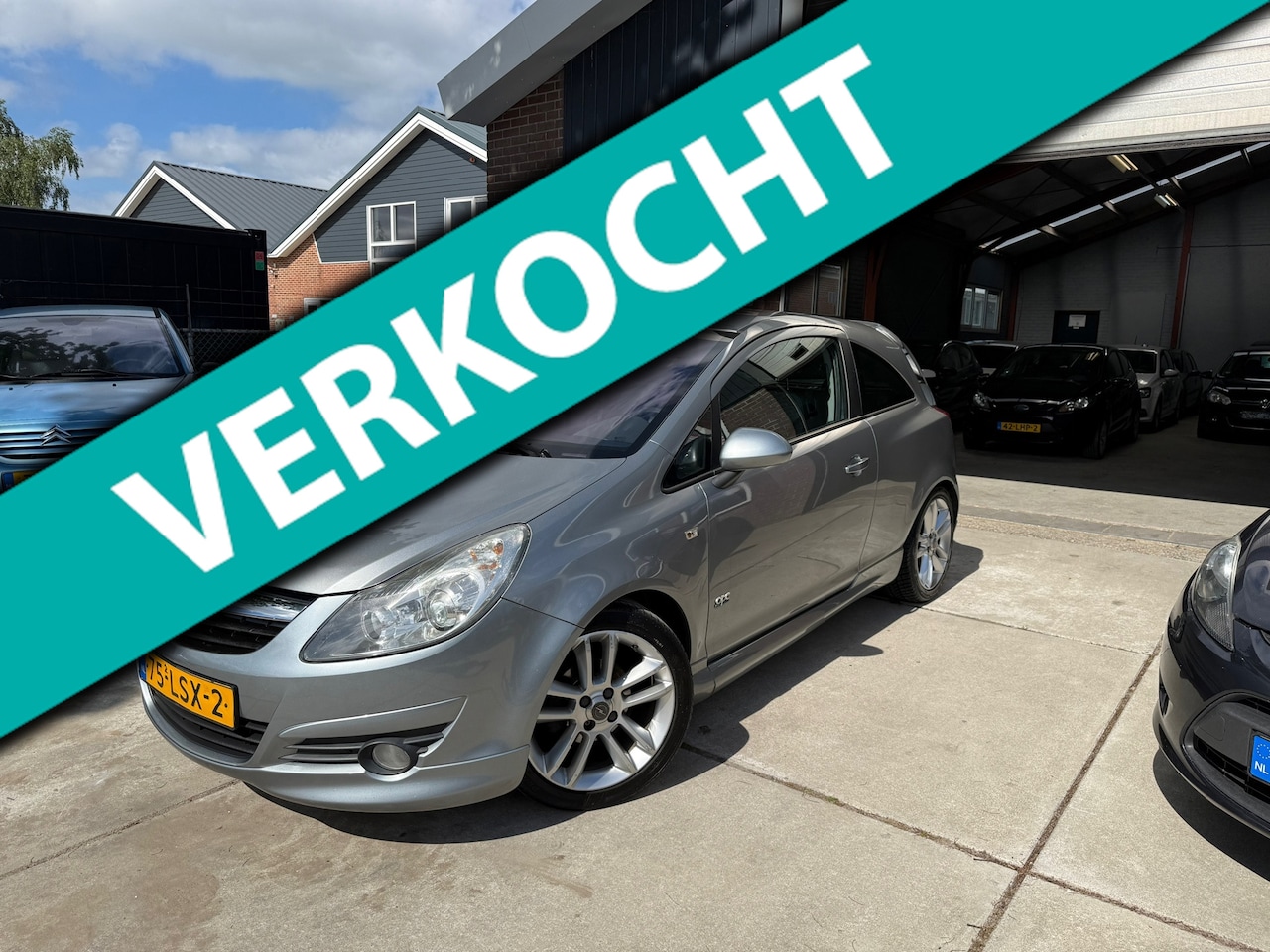 Opel Corsa - 1.4-16V Cosmo |NEW APK|NAP KM|AIRCO|CLIMA|PDC ACHTER|SUURBED|LM VELGEN|ELECT.PAKKET|CENTRL - AutoWereld.nl