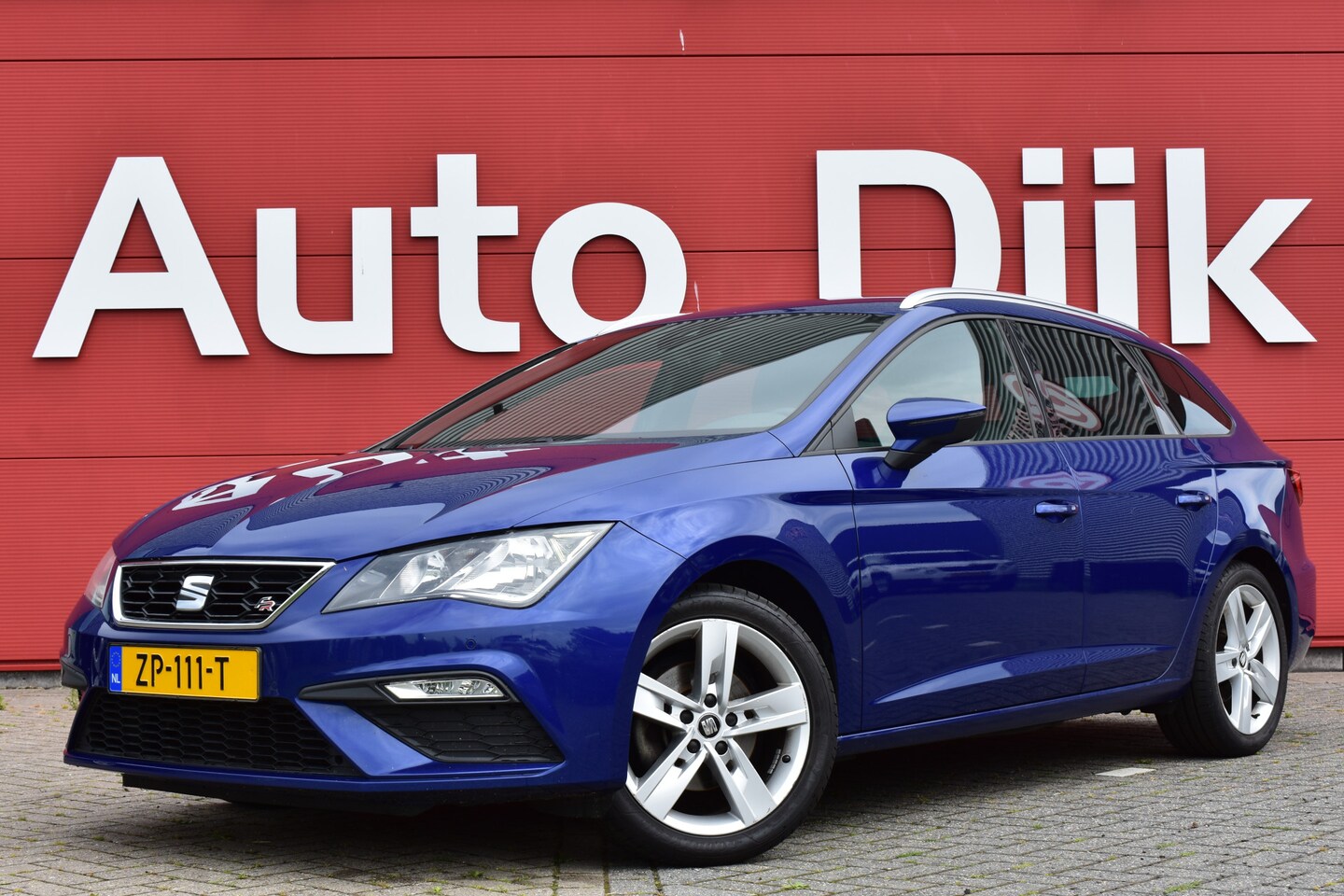 SEAT Leon ST - 1.5 TSI FR Business Intense Matrix-LED | Carplay | Trekhaak | Keyless | Navi | Clima | Cru - AutoWereld.nl