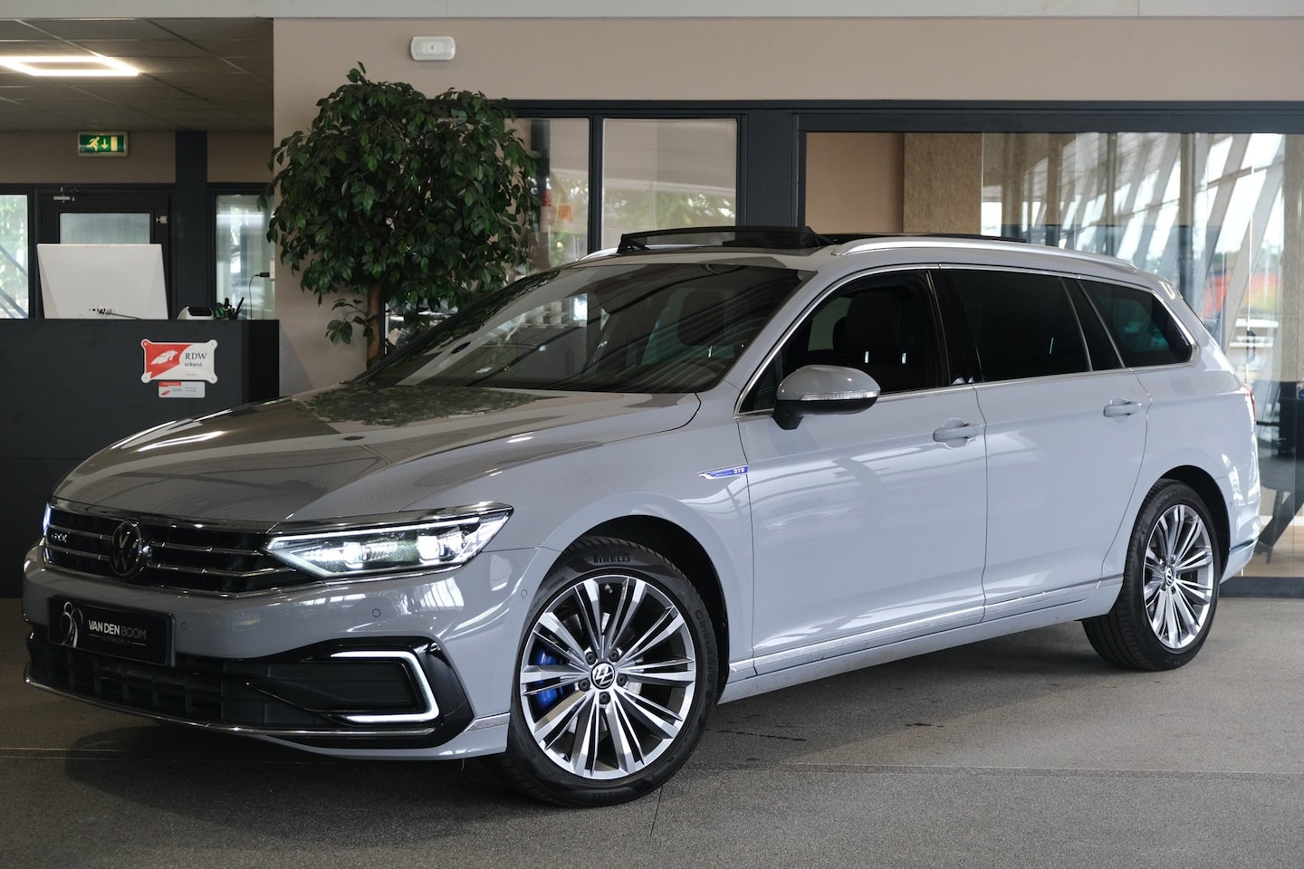 Volkswagen Passat Variant - 1.4 TSI PHEV GTE 218PK Pano Virtual Led Cam ACC Leder/Alcantara - AutoWereld.nl