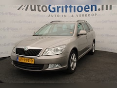 Skoda Octavia Combi - 1.2 TSI Ambition met lichte voorschade RV auto is rijdbaar