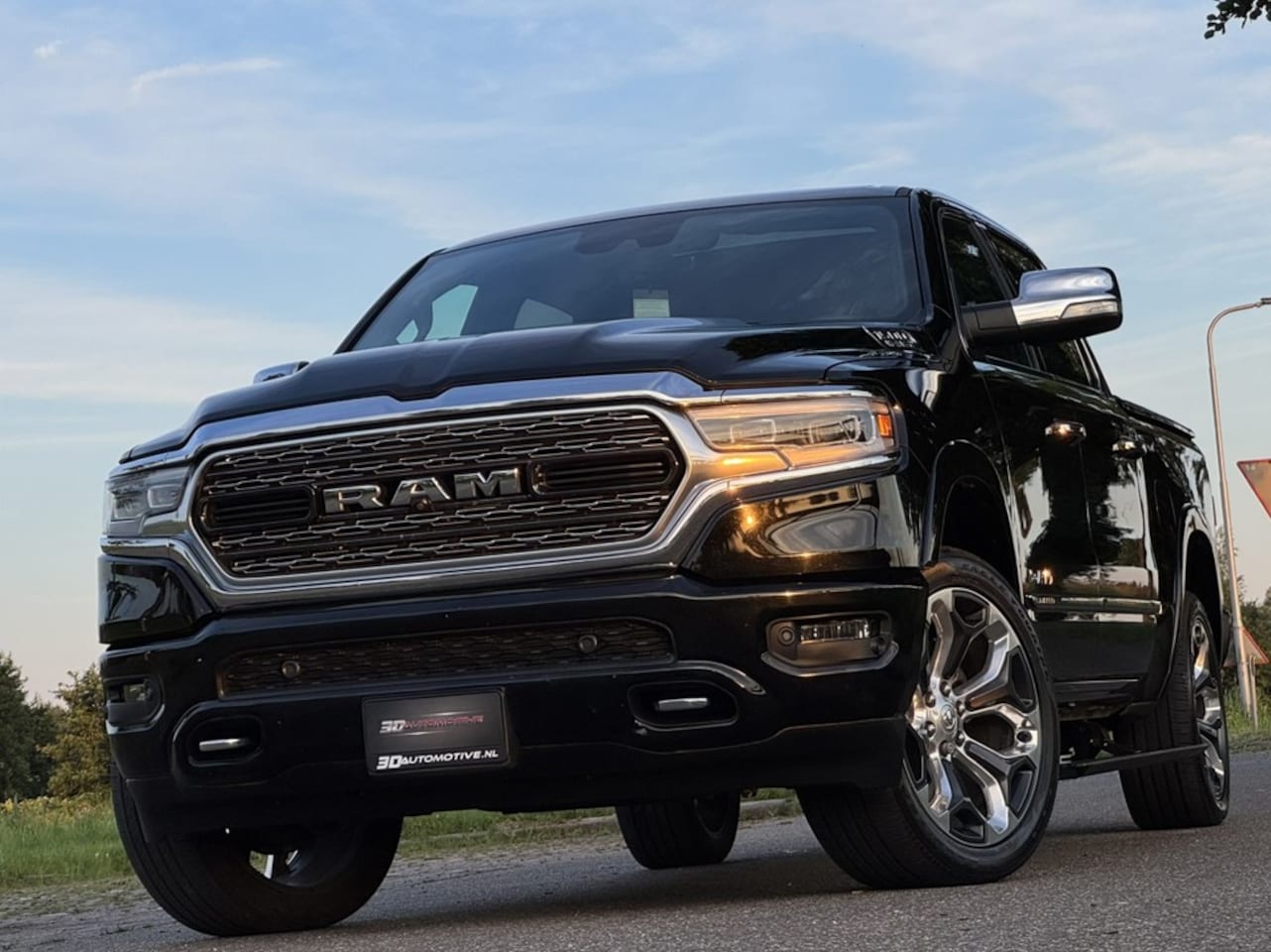 Dodge Ram 1500 - Limited 5.7L V8, 1E EIG, LAGE BIJTELLING, LPG, 360, H&K, PANO, ACC, BLIS, LUCHTVERING, 22 - AutoWereld.nl