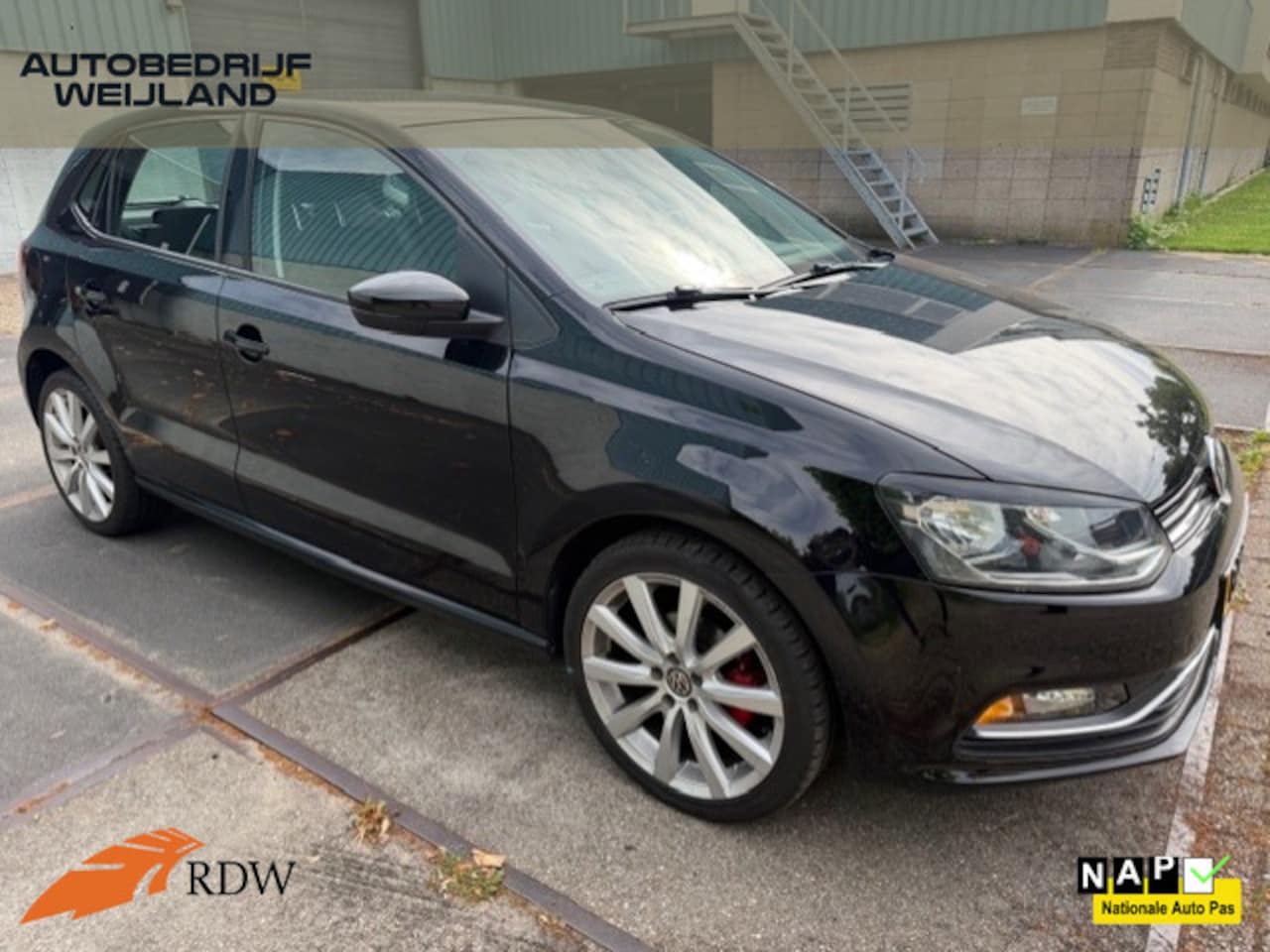 Volkswagen Polo - 1.2 TSI Comfortline Business R I 2de eig. I R-line I Navi I Carplay I PDC I Camera I Cruis - AutoWereld.nl