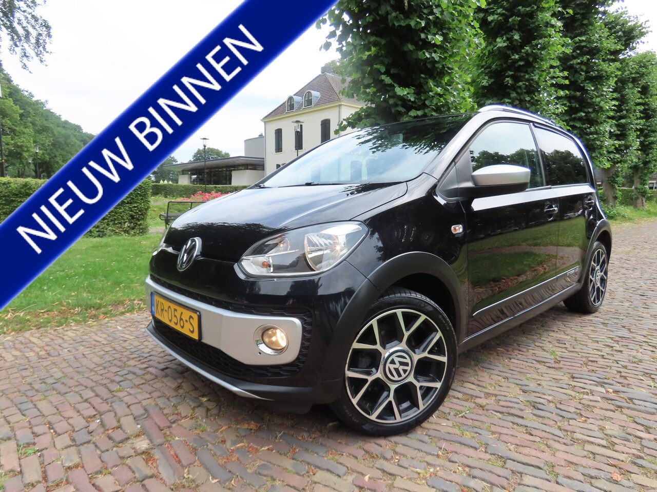 Volkswagen Up! - 1.0 cross up! BlueMotion Airco Cruisecontrol Navigatie Stoelverwarming Pdc LM Velgen - AutoWereld.nl