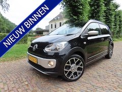 Volkswagen Up! - 1.0 cross up BlueMotion Airco Cruisecontrol Navigatie Stoelverwarming Pdc LM Velgen