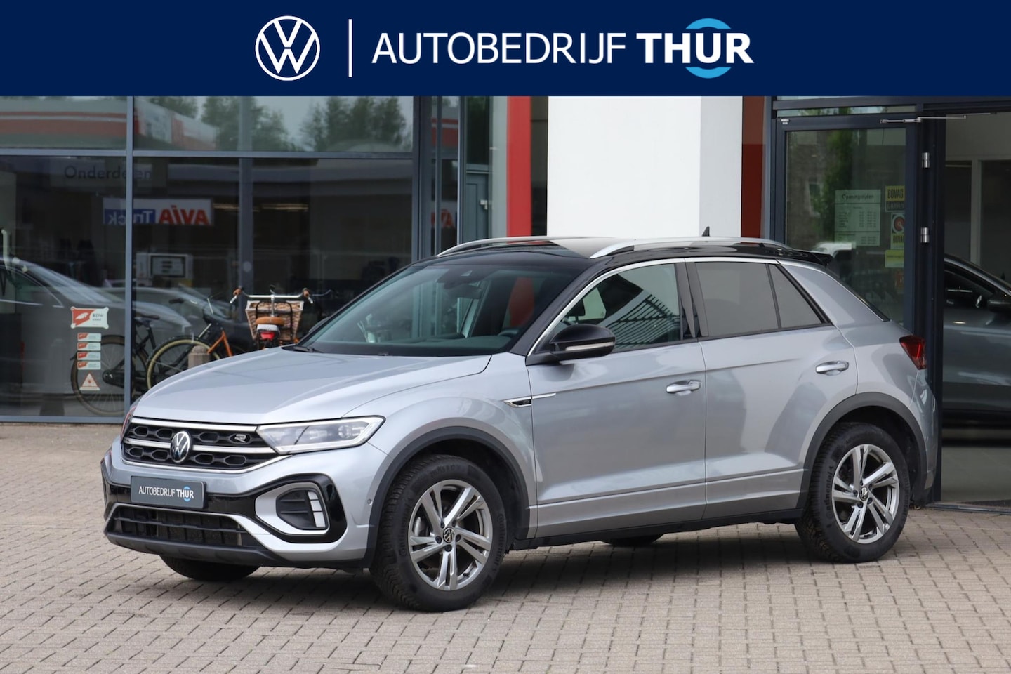 Volkswagen T-Roc - 1.5 TSI R-Line trekhaak R-Line in- en exterieur,ergo stoel stoelverwarming achteruitrijcam - AutoWereld.nl