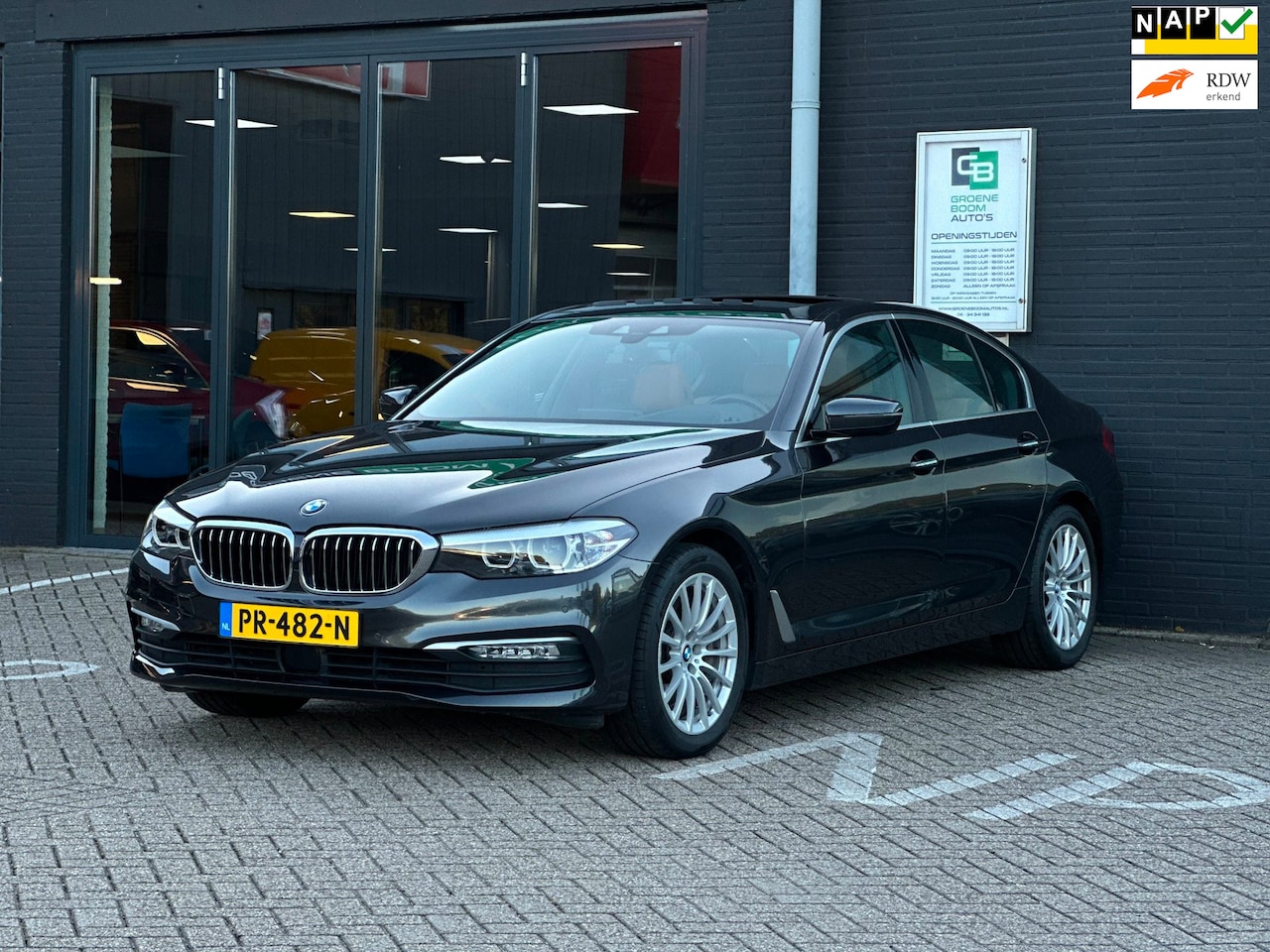 BMW 5-serie - 540i Executive/2E EIG/CAMERA/LEDER/NAVI/NL-AUTO NAP!! - AutoWereld.nl