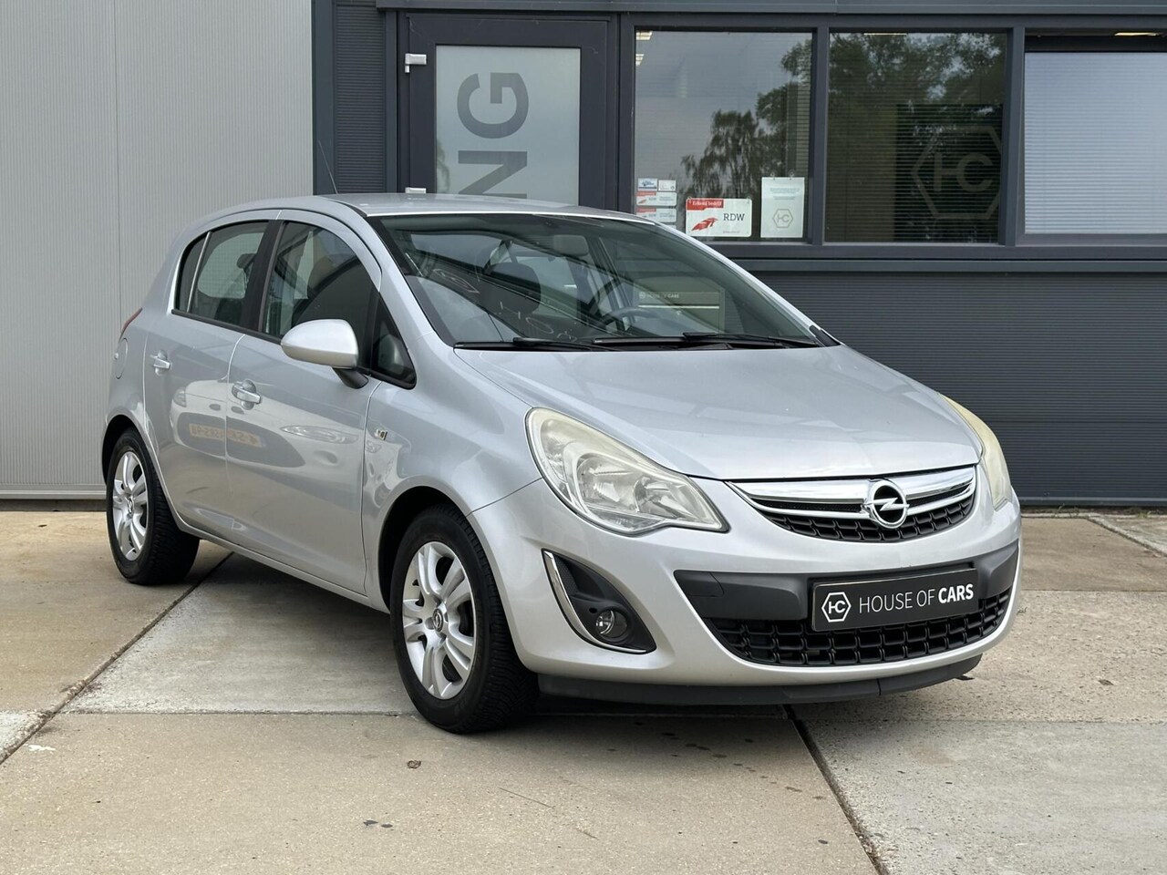 Opel Corsa - 1.2 16V Anniversary Edition 5-Deurs Airco Cruise - AutoWereld.nl