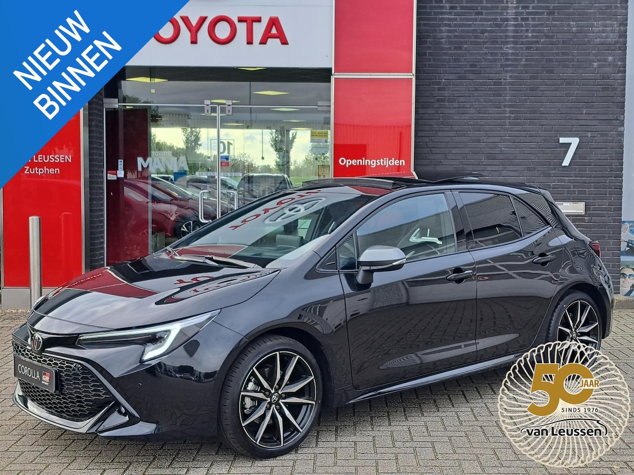 Toyota Corolla - HYBRID 180 GR-SPORT NIEUW UIT VOORRAAD LEVERBAAR MET HOGE KORTING PANORAMADAK HEAD-UP JBL- - AutoWereld.nl