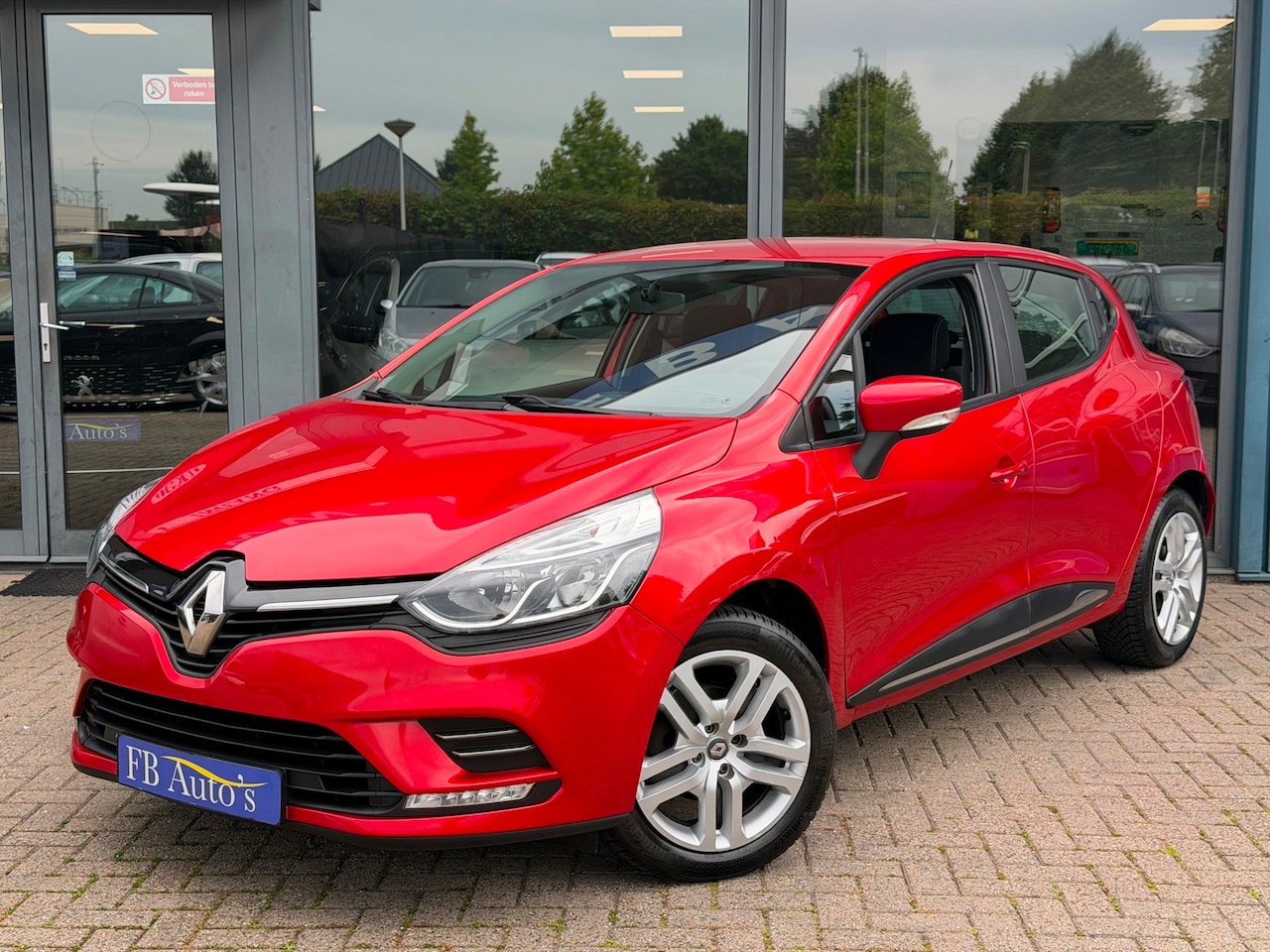 Renault Clio - 0.9 TCe Zen Airco Navi Cruise - AutoWereld.nl