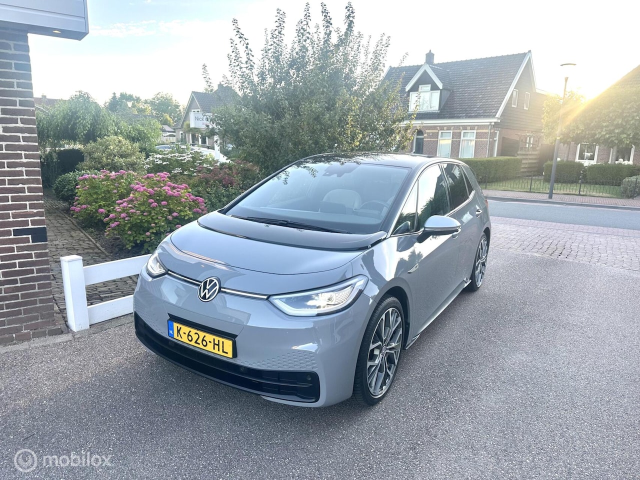 Volkswagen ID.3 - First Plus 58 kWh MATRIX LED VERLICHTING ACHTERUITRIJ CAMERA STEUNHAAK CARPLAY ADAPTIVE CR - AutoWereld.nl