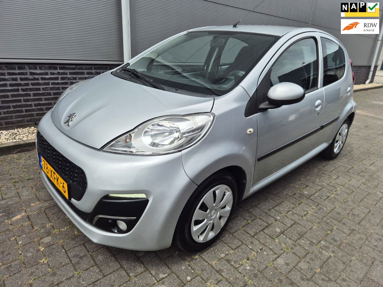 Peugeot 107 - 1.0 Active - apk 1-6-2027 - nap - automaat - AutoWereld.nl