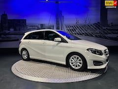 Mercedes-Benz B-klasse - 180 *NL-Auto*Camera*Trekhaak*Led*Navi