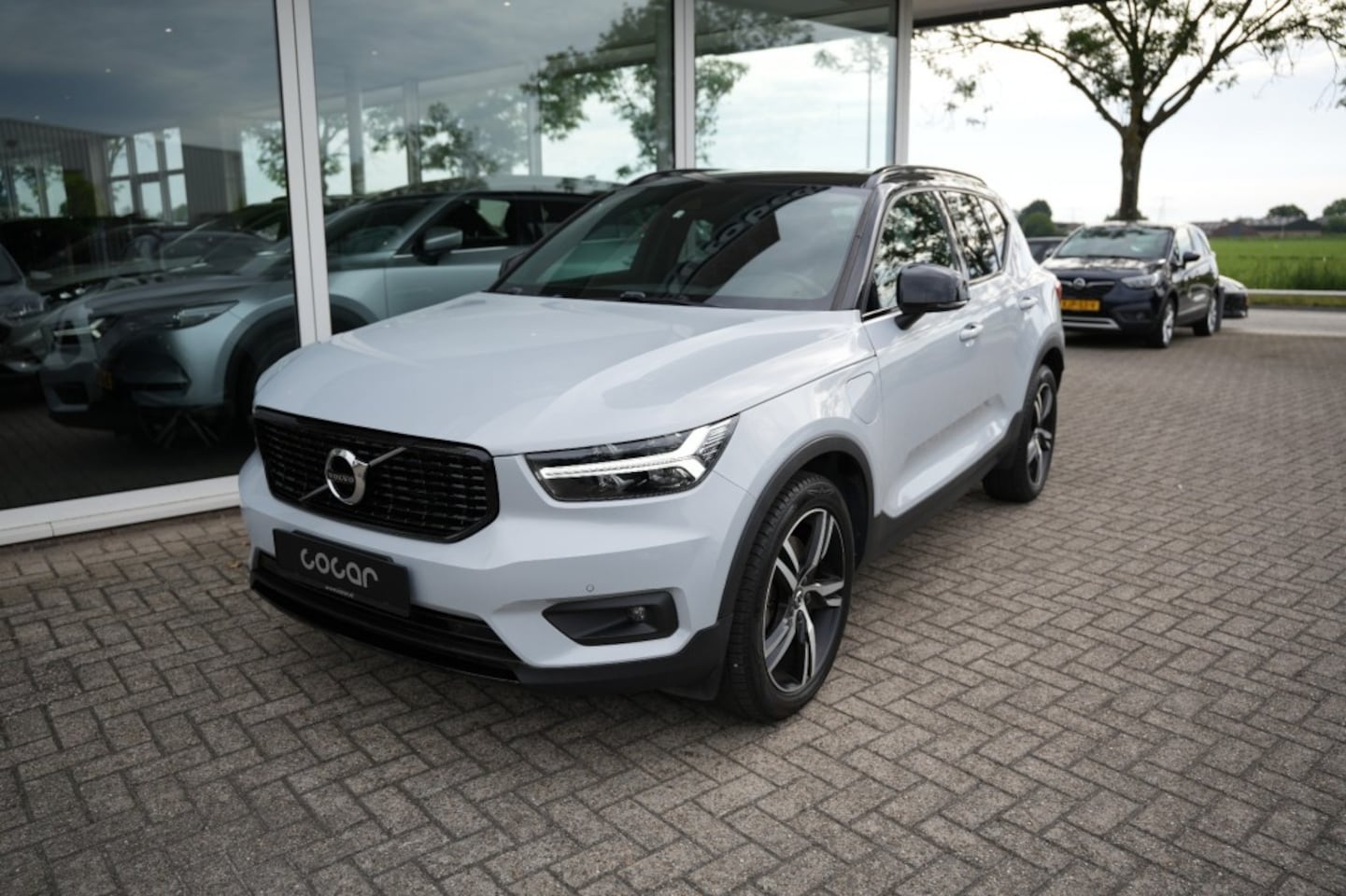 Volvo XC40 - 1.5 T4 RECH R-DESIGN.CARPLAY,CAMERA,PLUGIN - AutoWereld.nl