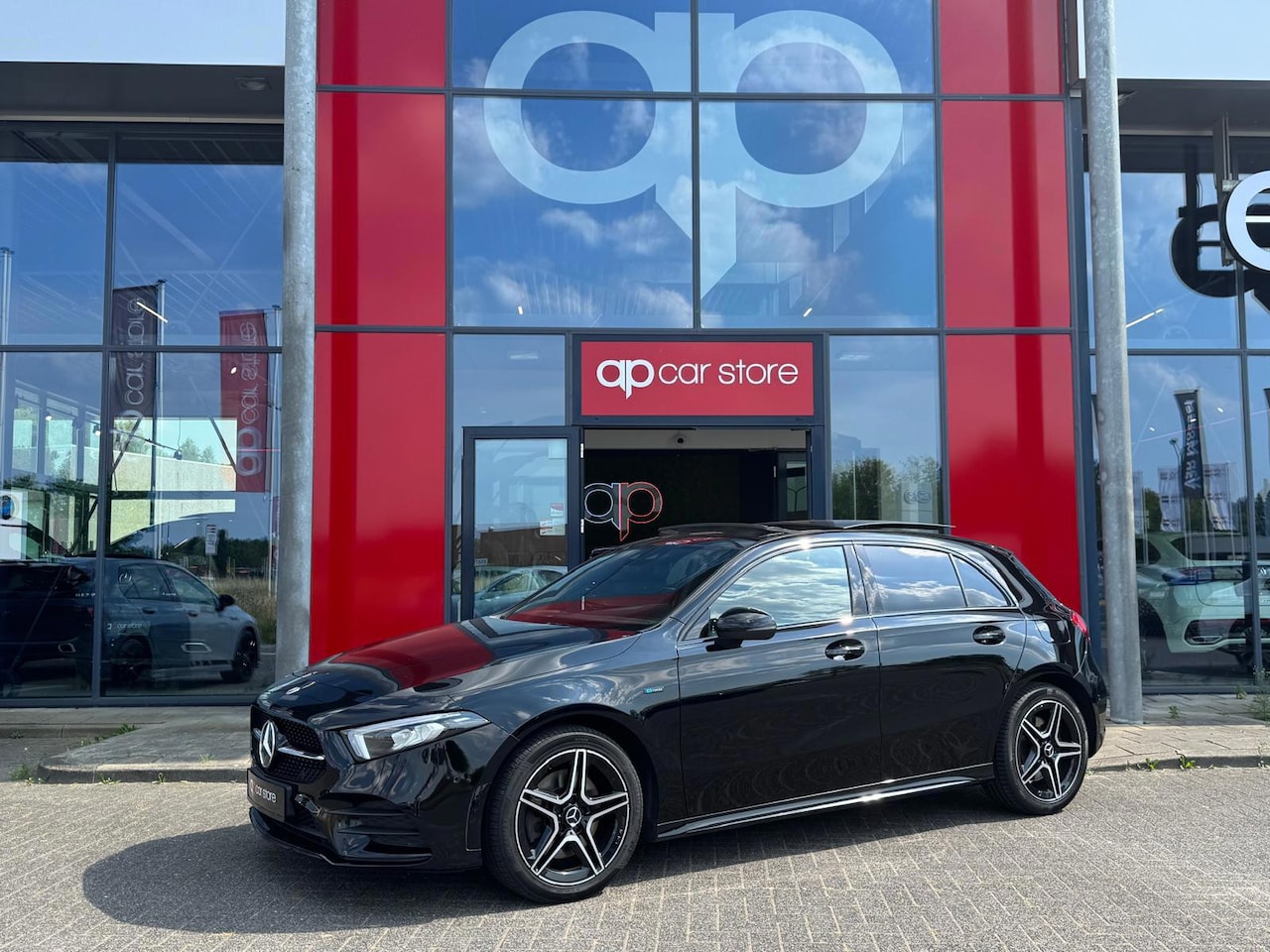 Mercedes-Benz A-klasse - 250 e AMG | Panorama | Ambient Lighting | Carplay | Camera | BTW | - AutoWereld.nl
