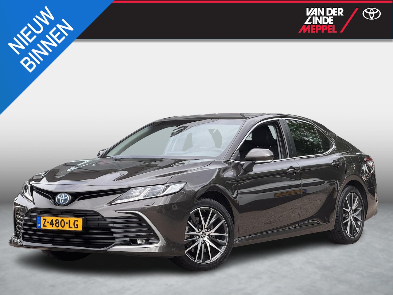 Toyota Camry - 2.5 Hybrid Dynamic Navi Cruise Clima Stoelverw - AutoWereld.nl