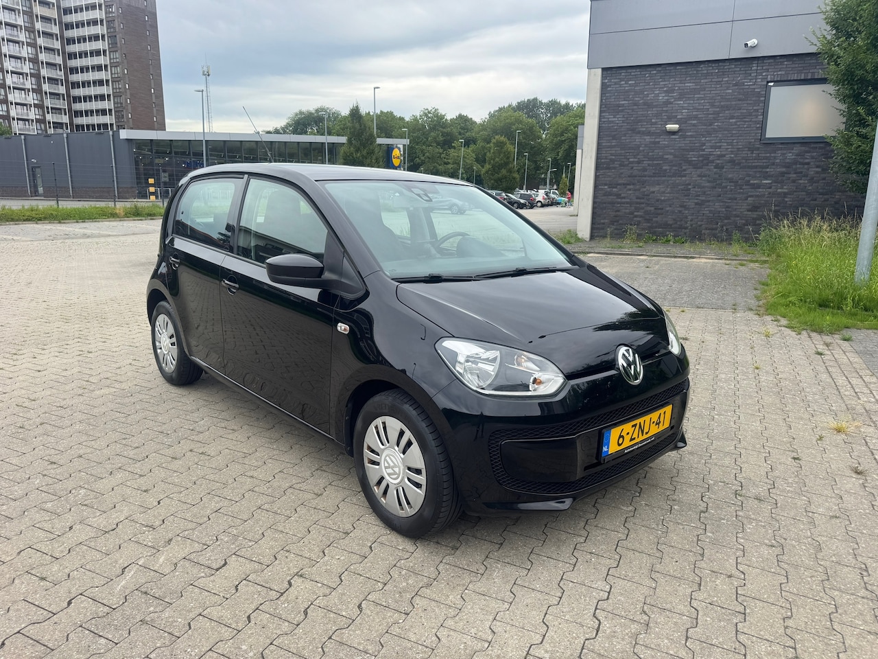 Volkswagen Up! - 1.0 move up! BlueMotion 1.0 move up! BlueMotion - AutoWereld.nl