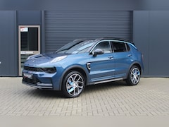 Lynk & Co 01 - 1.5 PHEV | Pano | Zwarte hemel | Adaptive Cruise | Keyless | Stuurverwarming | Infinity |