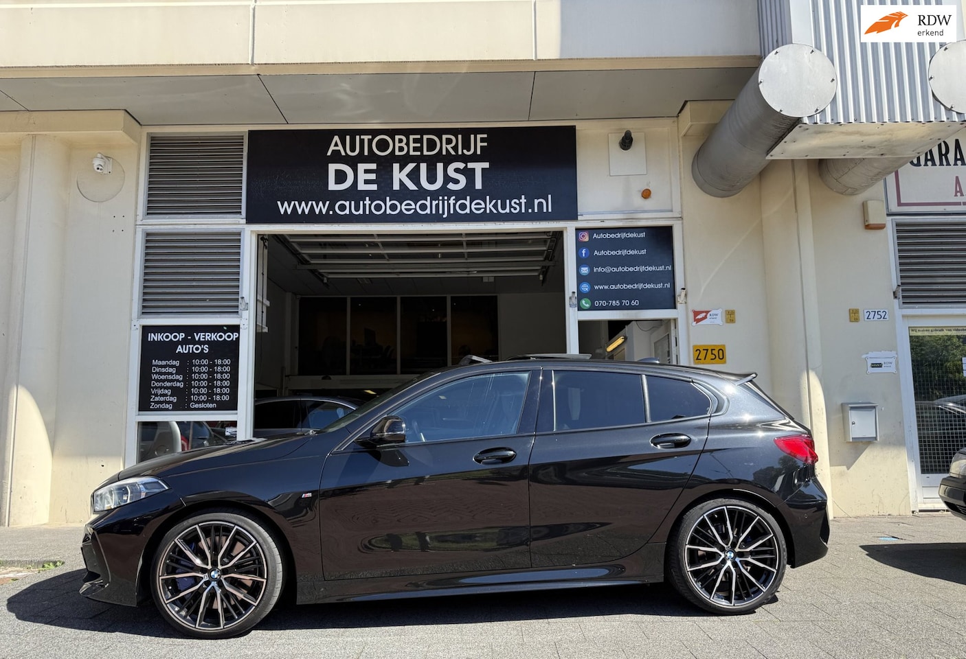 BMW 1-serie - 118i AUT 2020 M-Performance Pano Vol - AutoWereld.nl