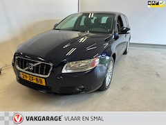 Volvo V70 - 2.5T Momentum -Leder -Cruise controle -Navigatie-Trekhaak 1800 kilo--goed onderhouden