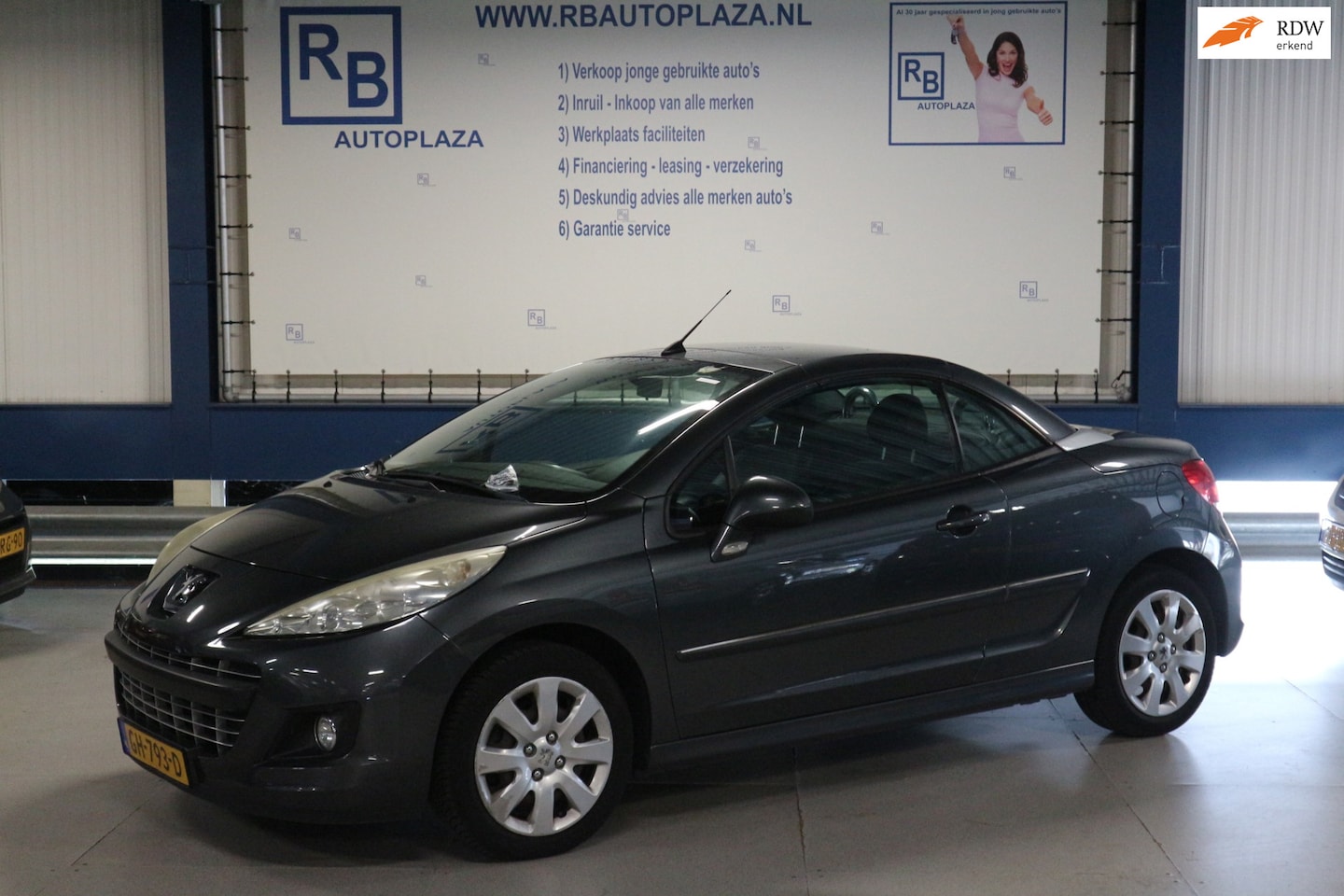 Peugeot 207 CC - 1.6 VTi Noir & Blanc / LEER / STOELVERWARMING / LEUK LEUK ! ! ! - AutoWereld.nl